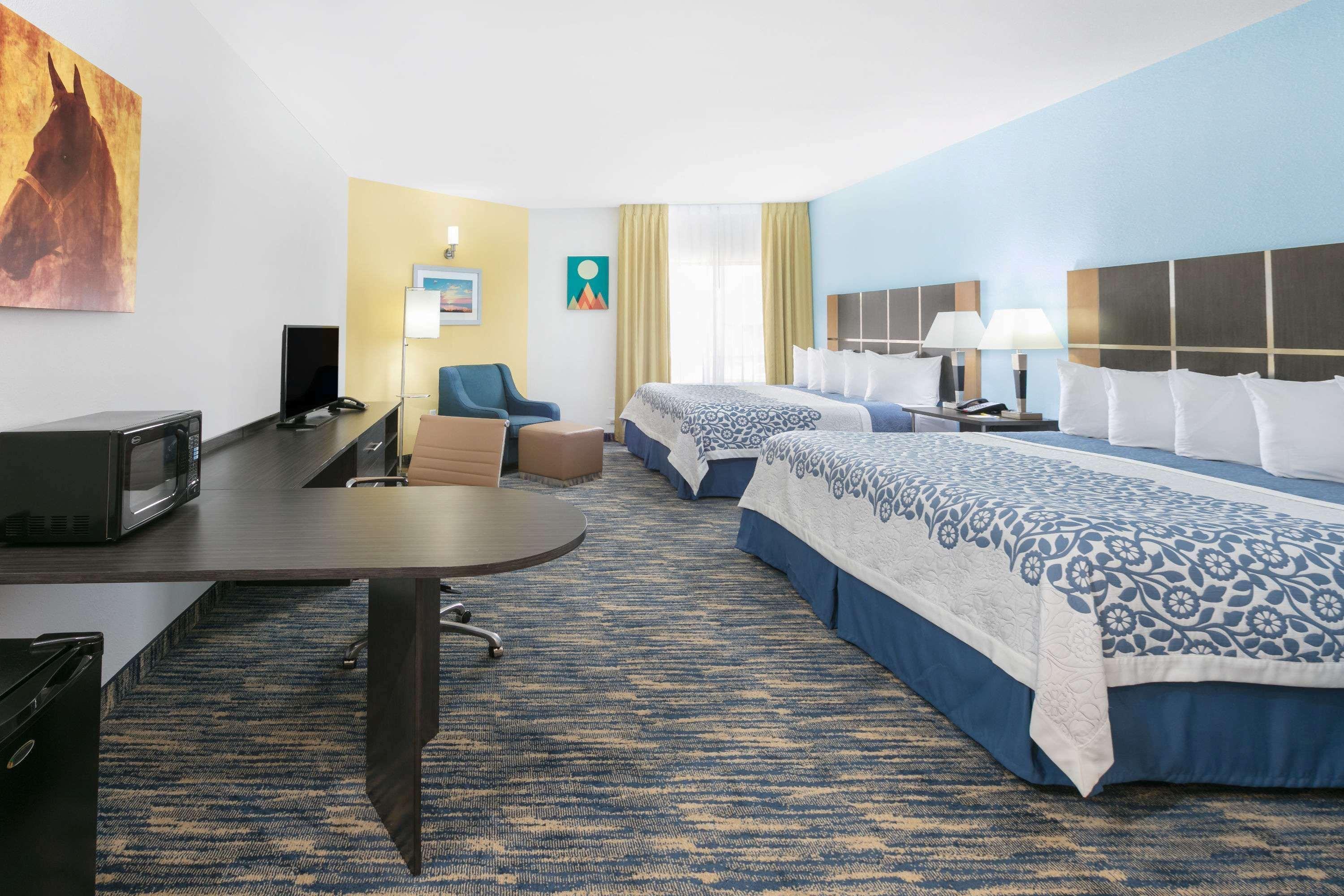 Days Inn & Suites By Wyndham Lubbock Medical Center Exteriér fotografie