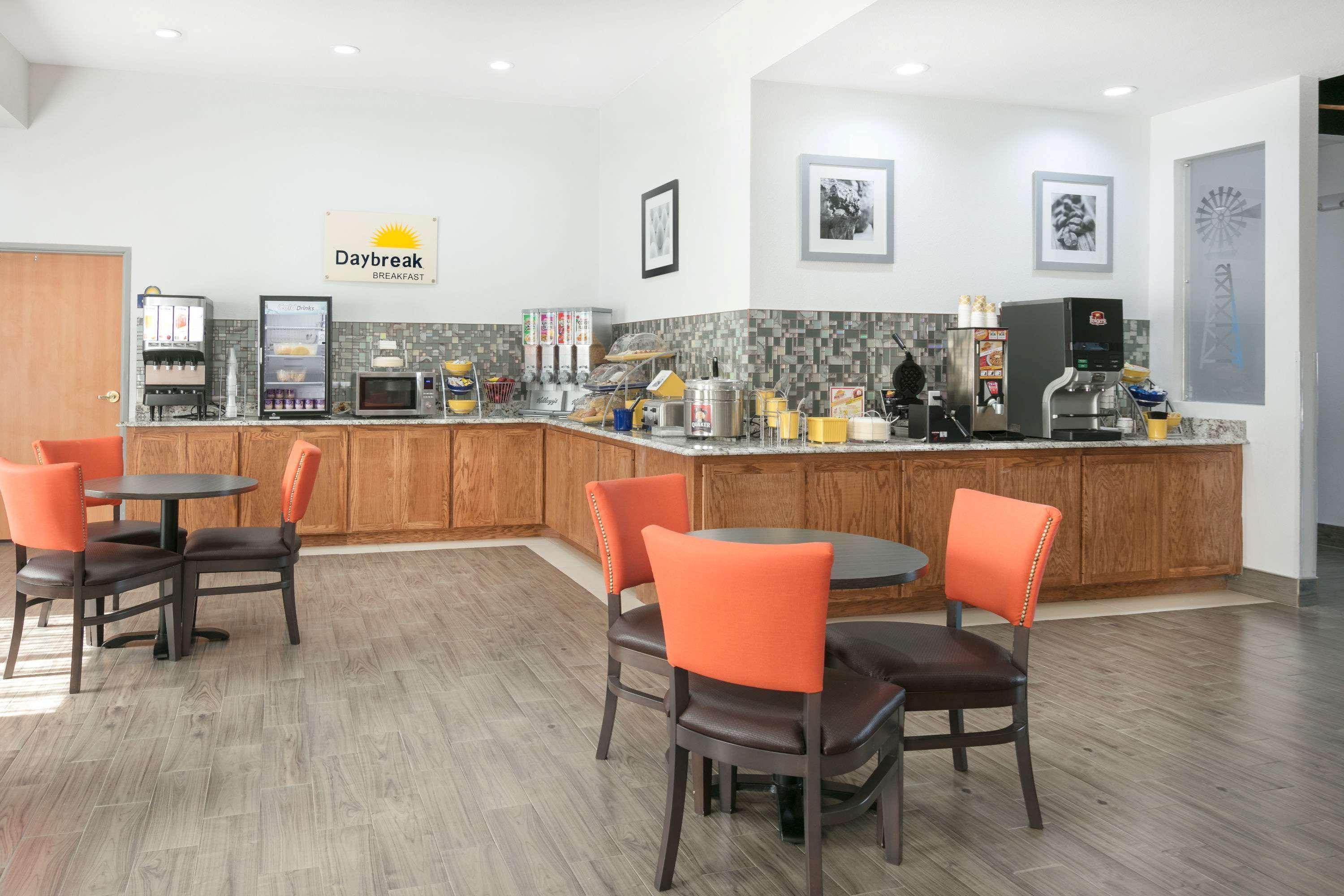 Days Inn & Suites By Wyndham Lubbock Medical Center Exteriér fotografie