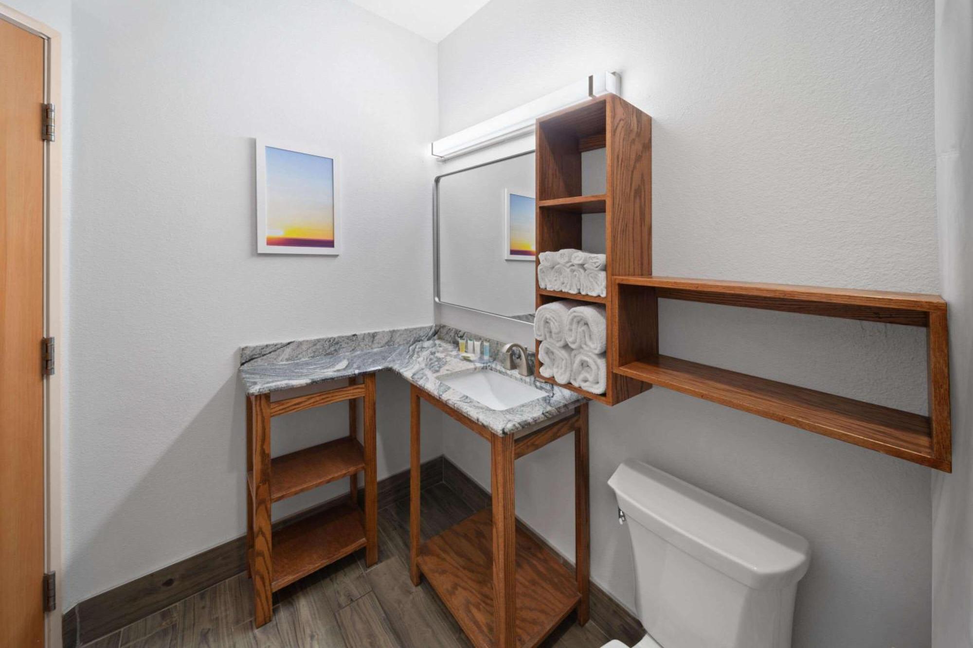 Days Inn & Suites By Wyndham Lubbock Medical Center Exteriér fotografie