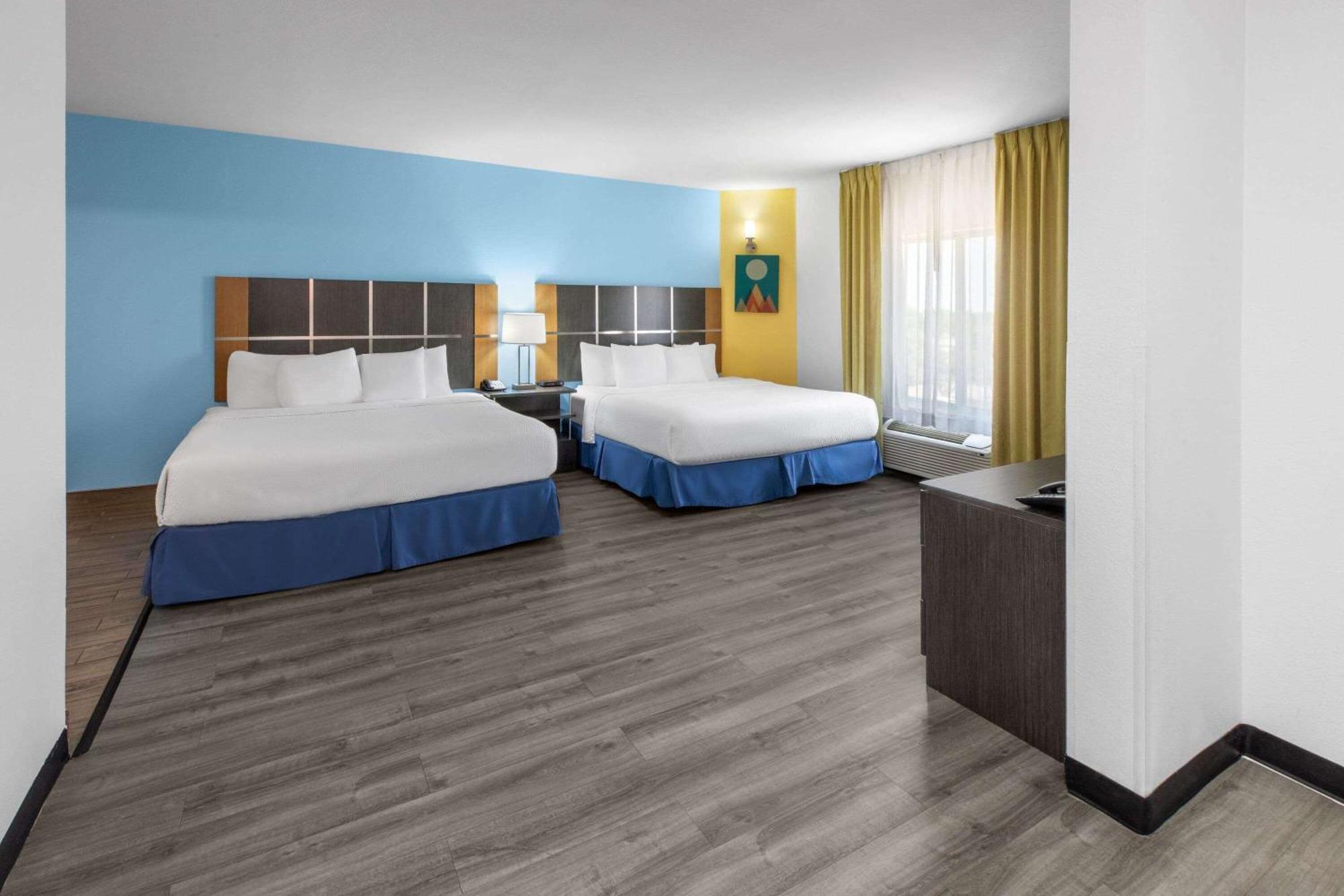 Days Inn & Suites By Wyndham Lubbock Medical Center Exteriér fotografie