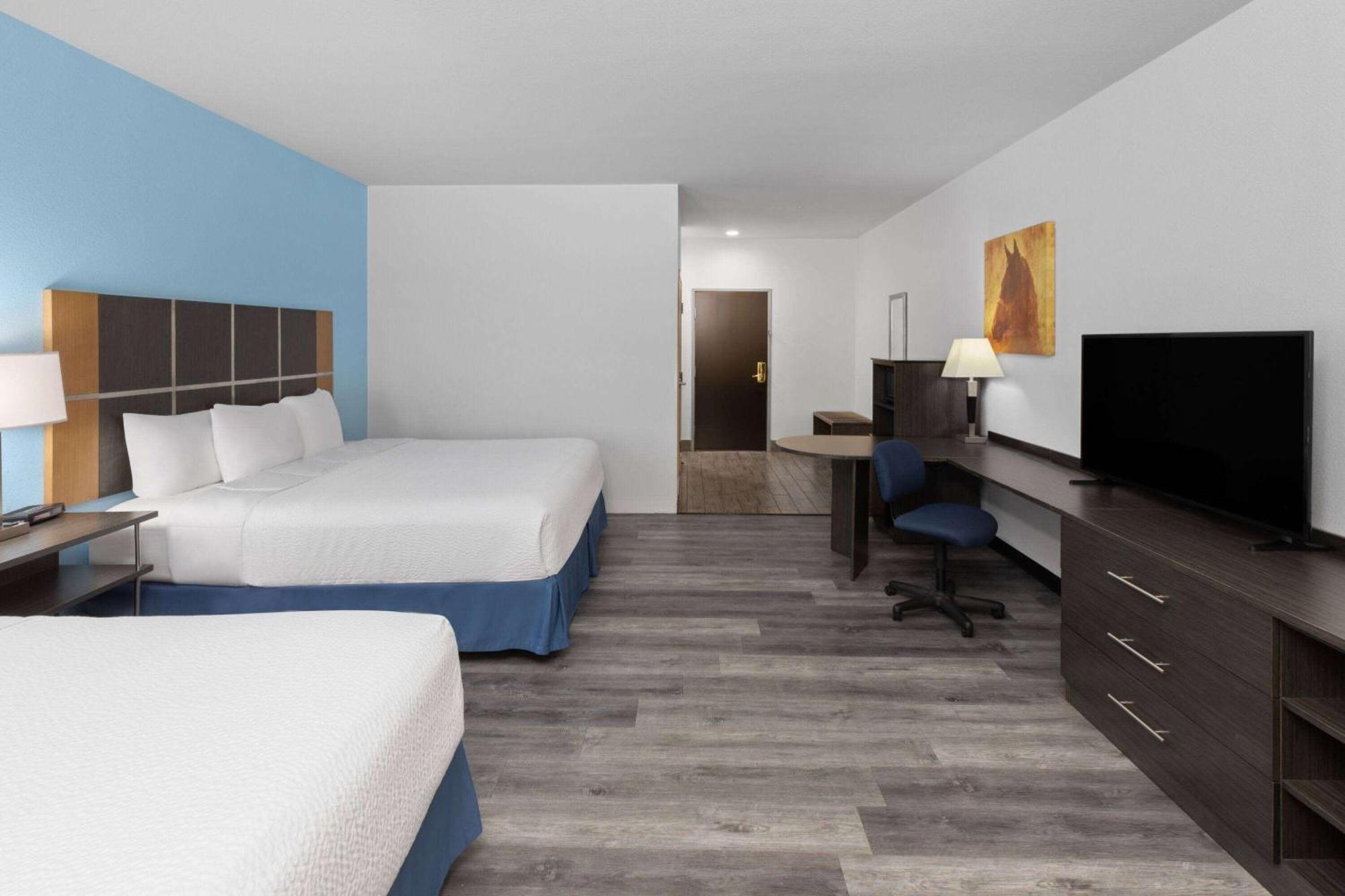 Days Inn & Suites By Wyndham Lubbock Medical Center Exteriér fotografie