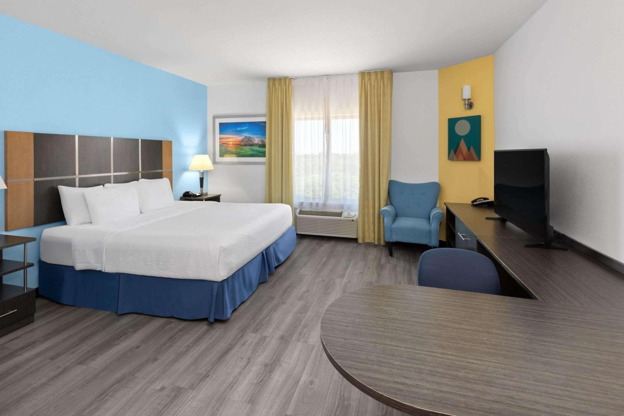 Days Inn & Suites By Wyndham Lubbock Medical Center Exteriér fotografie