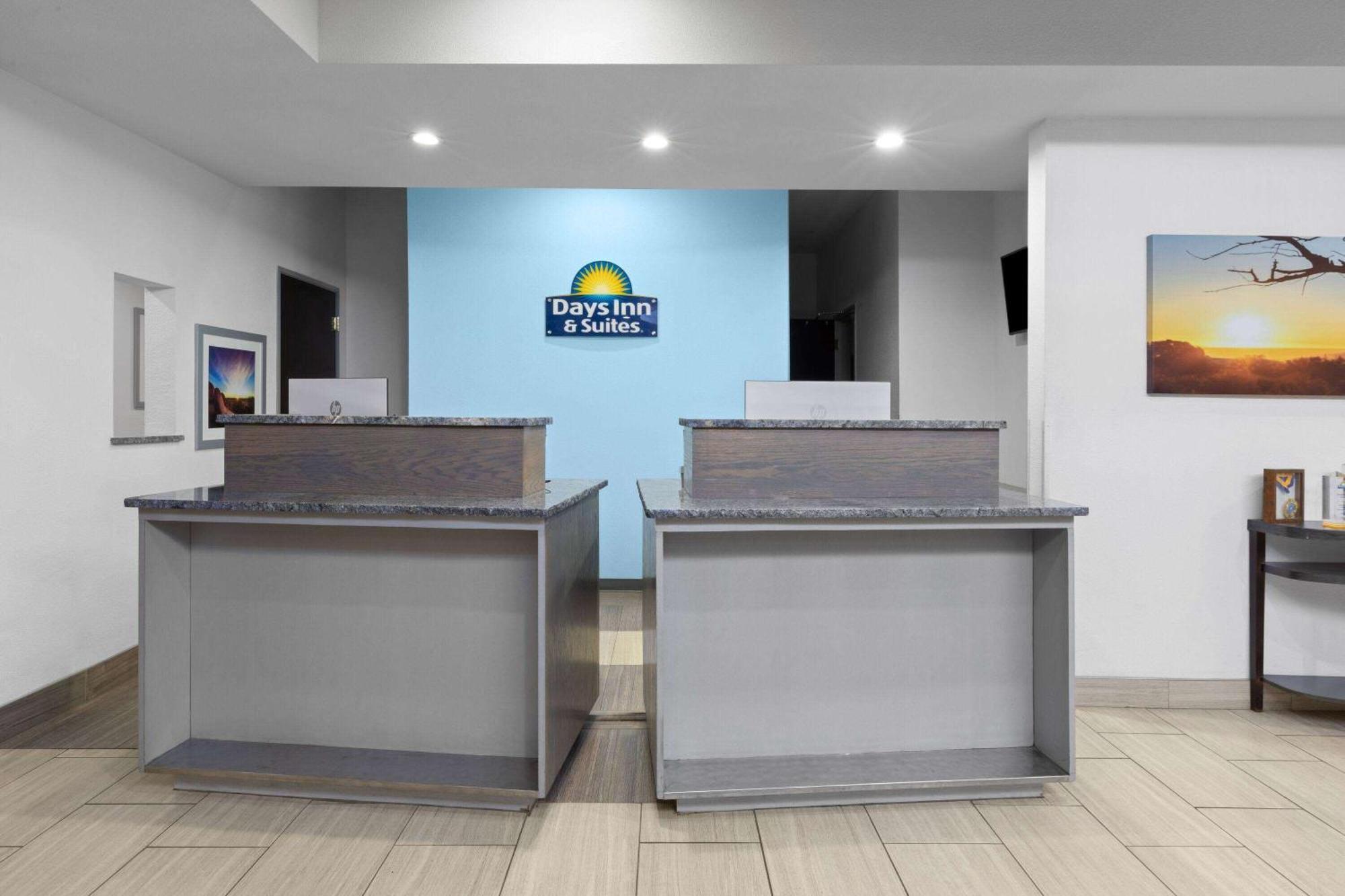 Days Inn & Suites By Wyndham Lubbock Medical Center Exteriér fotografie