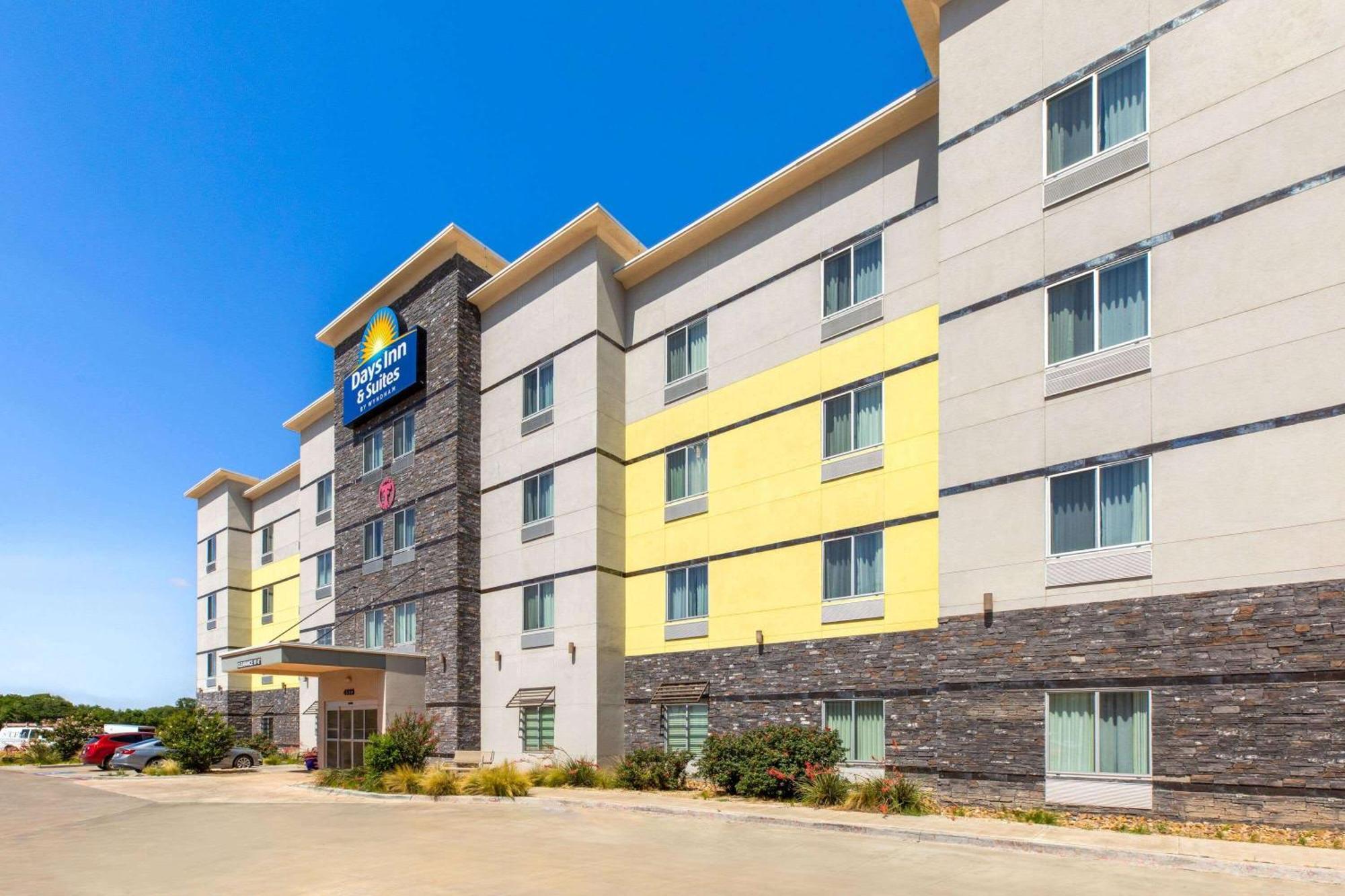 Days Inn & Suites By Wyndham Lubbock Medical Center Exteriér fotografie