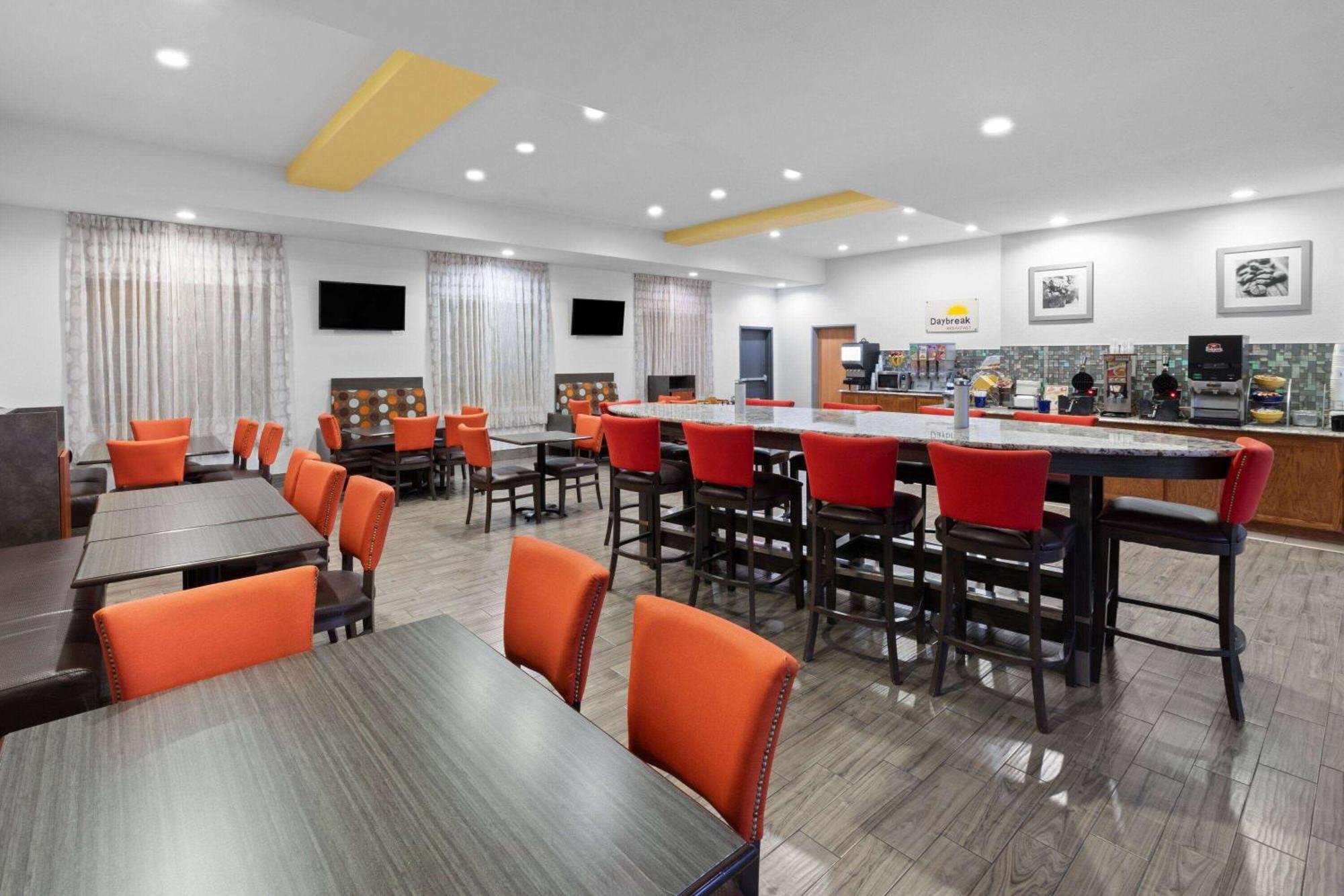 Days Inn & Suites By Wyndham Lubbock Medical Center Exteriér fotografie