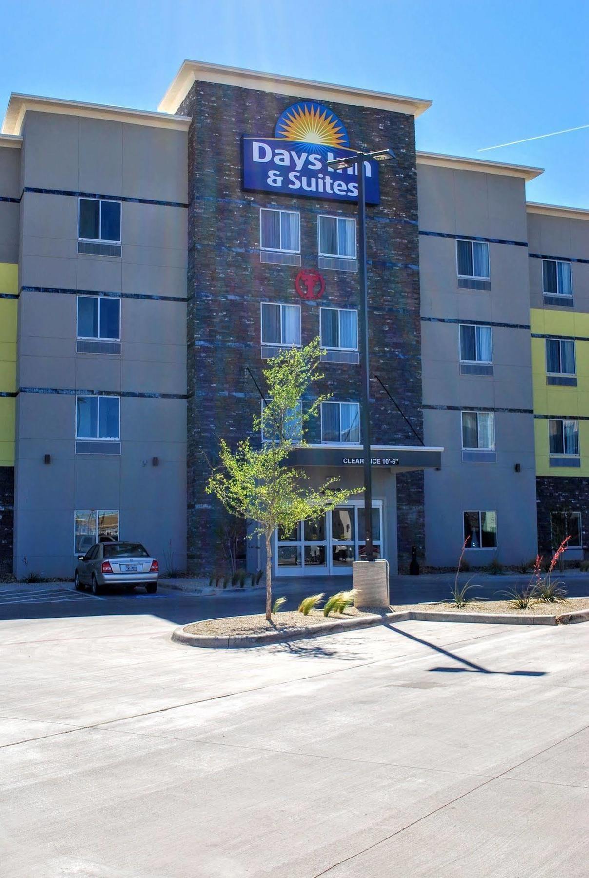 Days Inn & Suites By Wyndham Lubbock Medical Center Exteriér fotografie