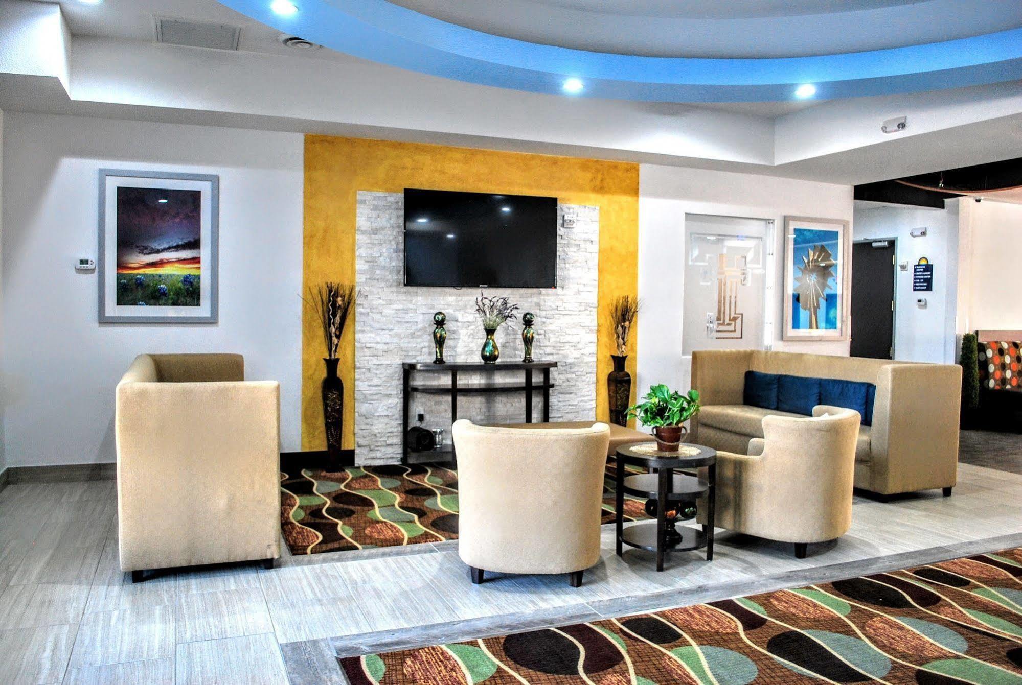Days Inn & Suites By Wyndham Lubbock Medical Center Exteriér fotografie