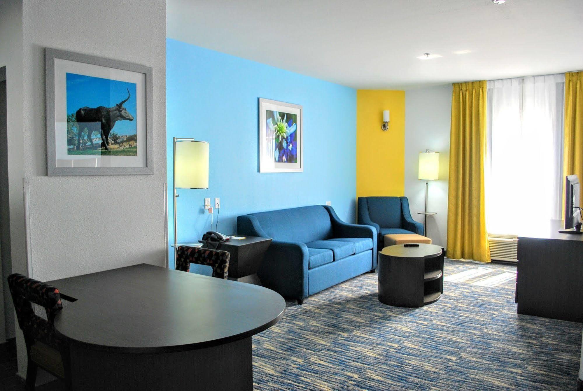 Days Inn & Suites By Wyndham Lubbock Medical Center Exteriér fotografie