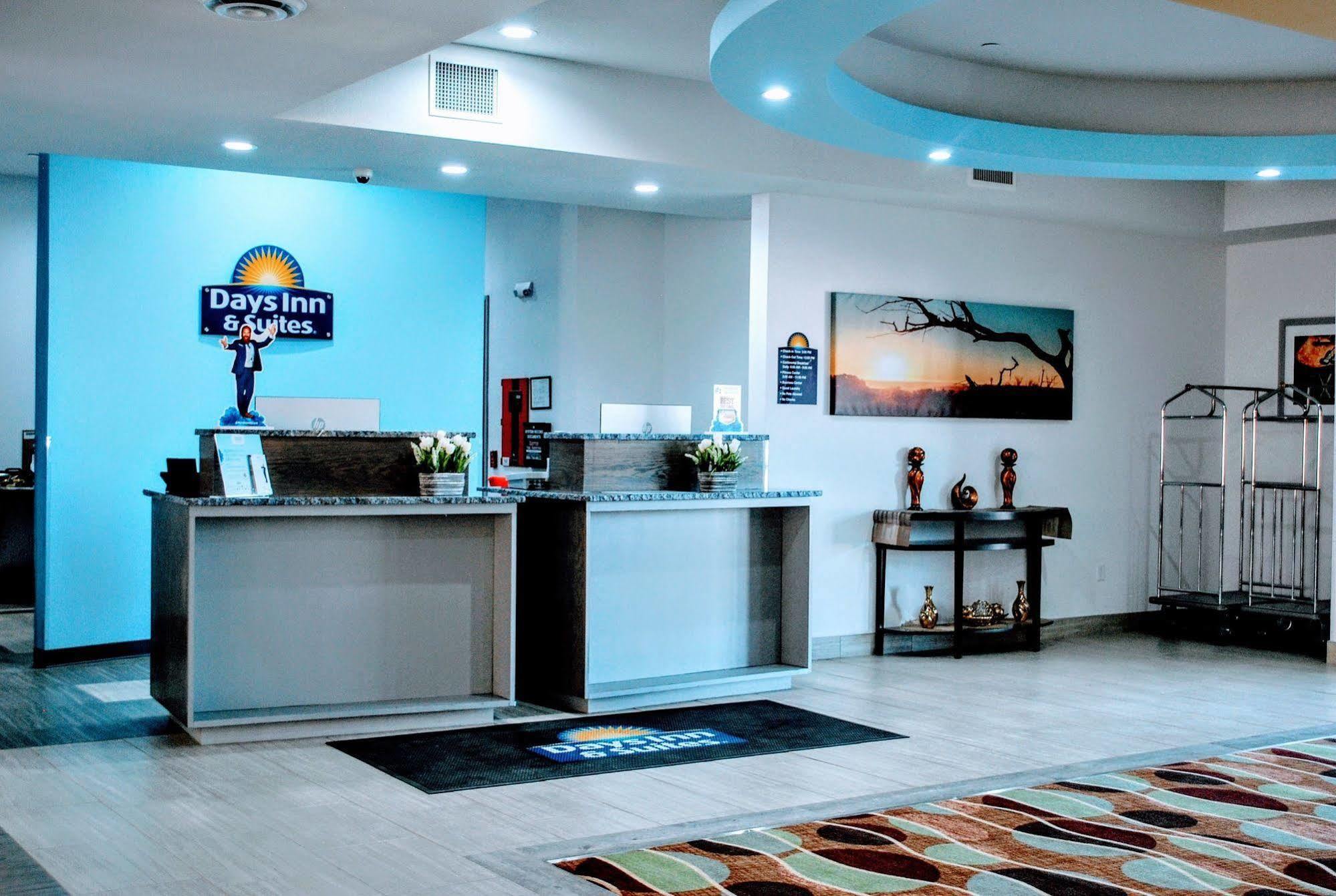 Days Inn & Suites By Wyndham Lubbock Medical Center Exteriér fotografie