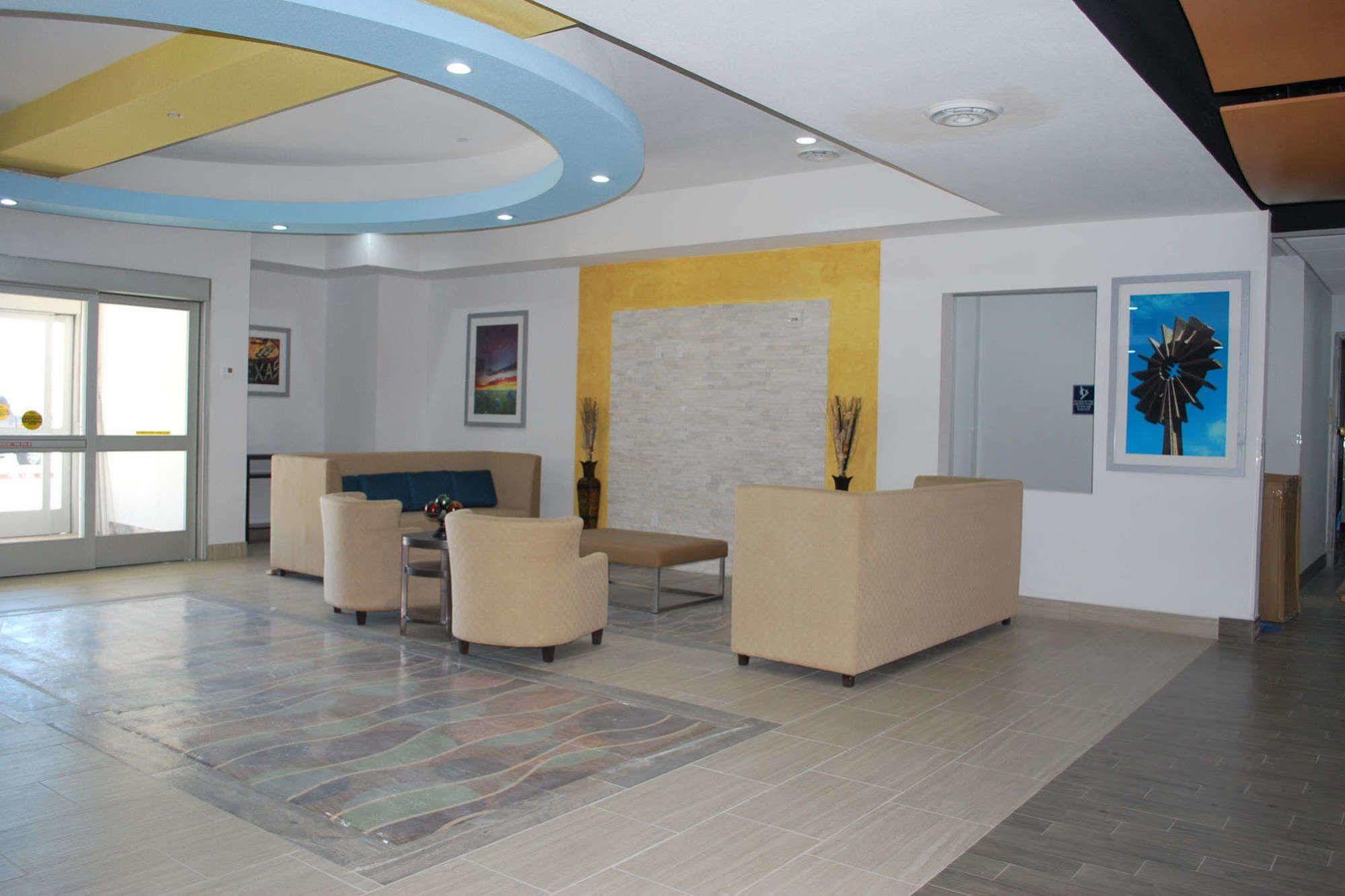 Days Inn & Suites By Wyndham Lubbock Medical Center Exteriér fotografie